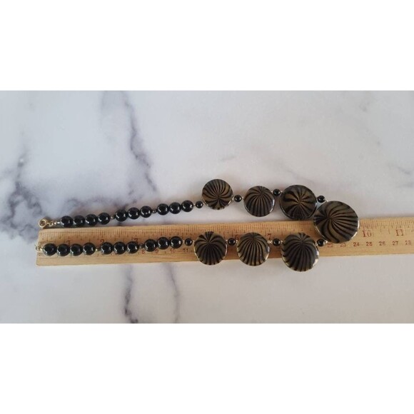 Vintage Black and Tan Beaded Necklace - Picture 7 of 10